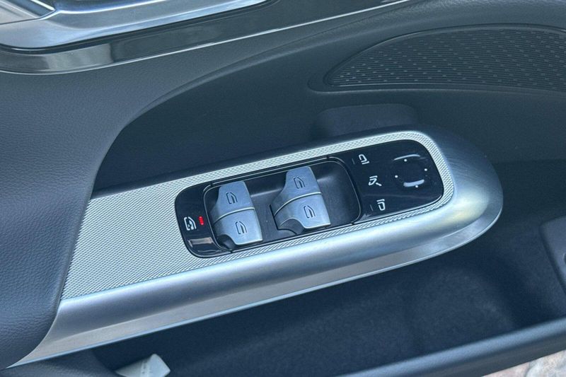 Used 2025 Mercedes-Benz E-Class E 350Image 12