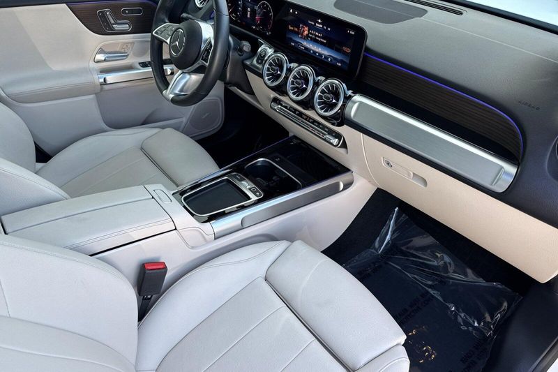 Used 2026 Mercedes-Benz GLB 250Image 18
