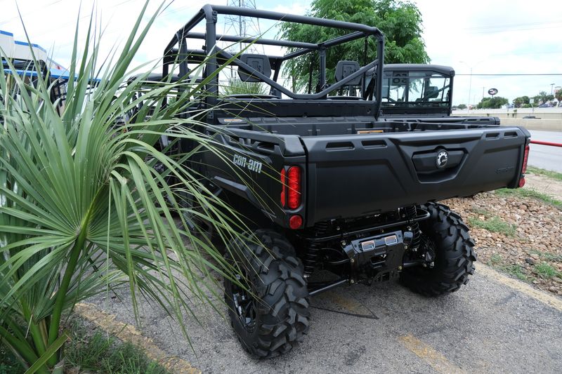 2024 Can-Am DEFENDER MAX DPS HD10 TIMELESS BLACKImage 4