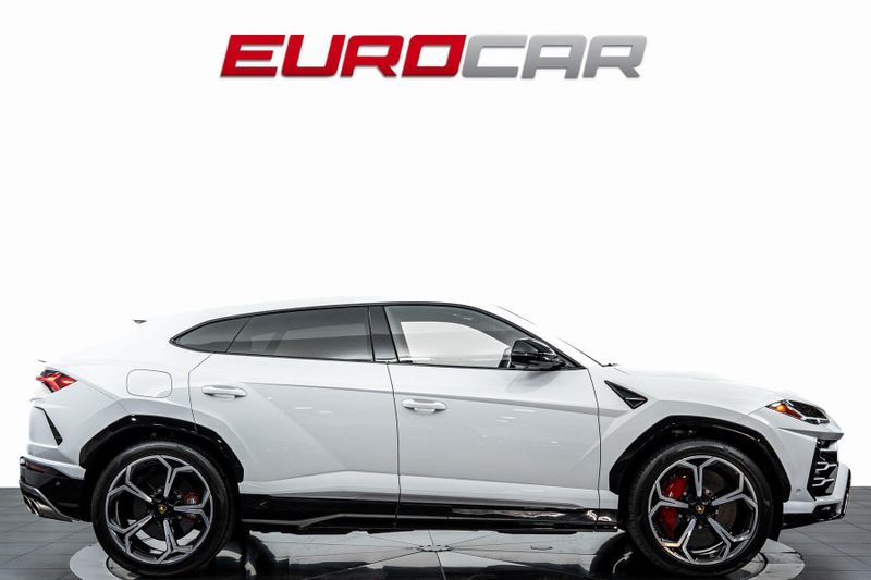 2021 Lamborghini Urus *PANORAMIC SUNROOF * FRONT PPF*Image 6