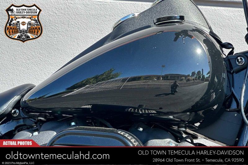 2021 Harley-Davidson Softail in a Black exterior color. BMW Motorcycles of Temecula – Southern California (951) 506-6903 bmwmotorcyclesoftemecula.com 