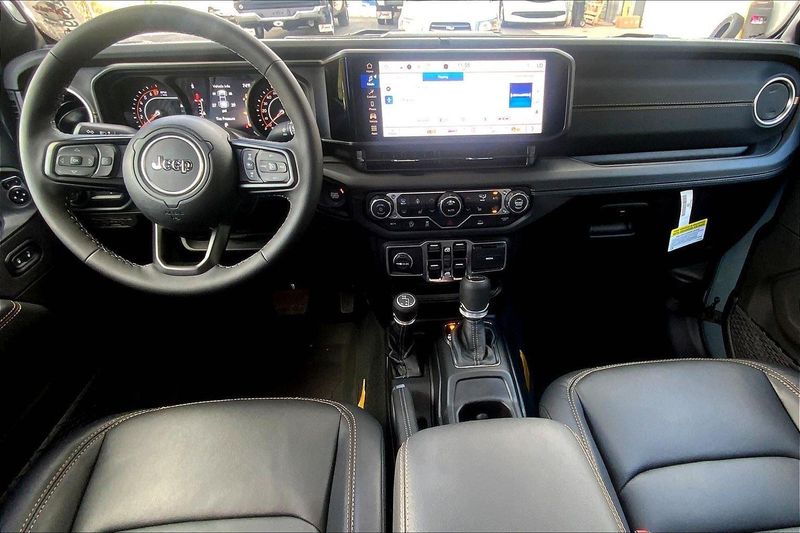 2025 Jeep Gladiator Sport photo 5