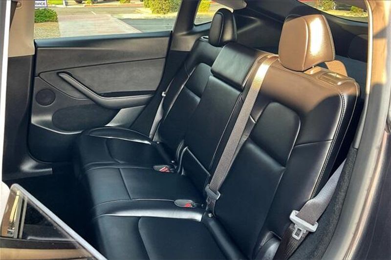 2024 Tesla Model Y PerformanceImage 25