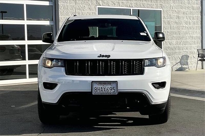 2019 Jeep Grand Cherokee LaredoImage 2