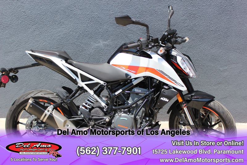 2022 KTM Duke 390Image 1