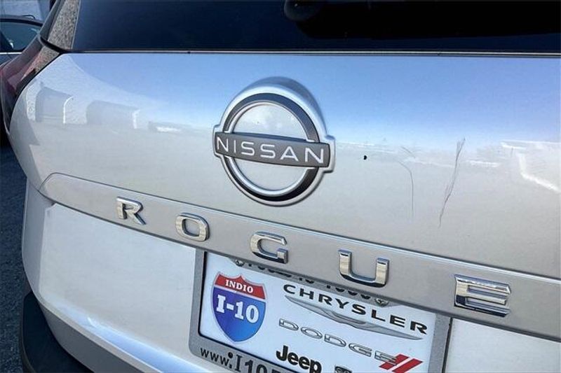 2023 Nissan Rogue SVImage 31