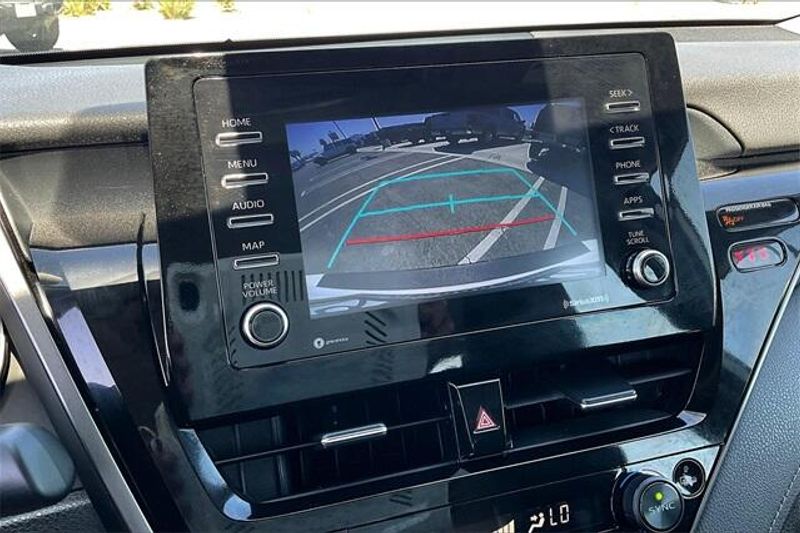 Used 2022 Toyota Camry SEImage 21