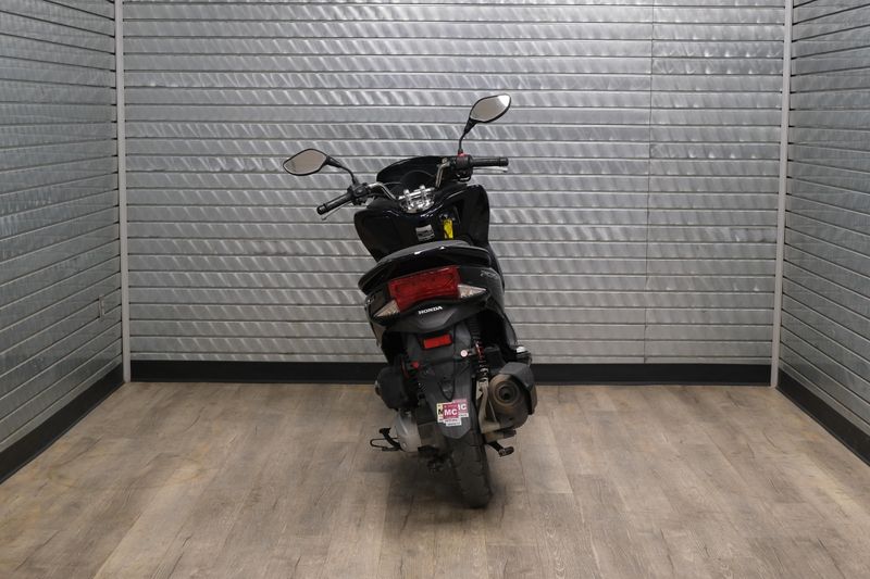 USED 2018 HONDA PCX 150 Image 4