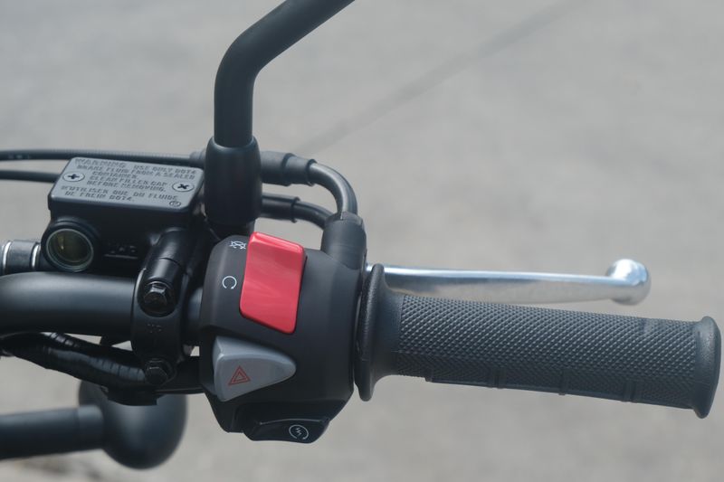 2025 Honda SCL 500 MATTE BLACK METALLIC Image 17
