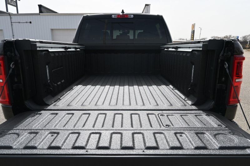 2025 RAM 1500 LimitedImage 9
