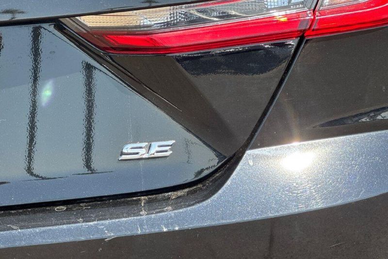 Used 2025 Toyota Camry SEImage 24