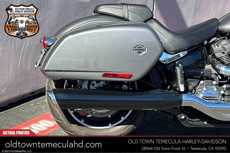 2021 Harley-Davidson Softail in a GAUNTLET GRAY METALLIC exterior color. BMW Motorcycles of Temecula – Southern California (951) 506-6903 bmwmotorcyclesoftemecula.com 