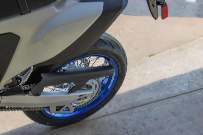NEW 2025 SUZUKI DRZ4SM Image 18