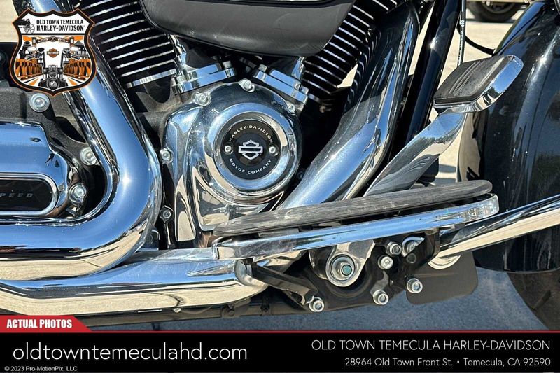 2017 Harley-Davidson Road Glide in a Black exterior color. BMW Motorcycles of Temecula – Southern California (951) 506-6903 bmwmotorcyclesoftemecula.com 