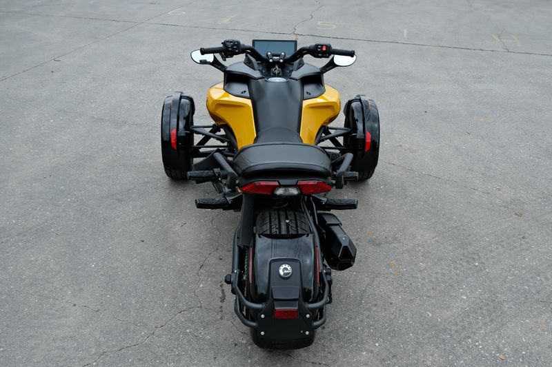 NEW 2026 CAN-AM SPYDER F3S Image 4
