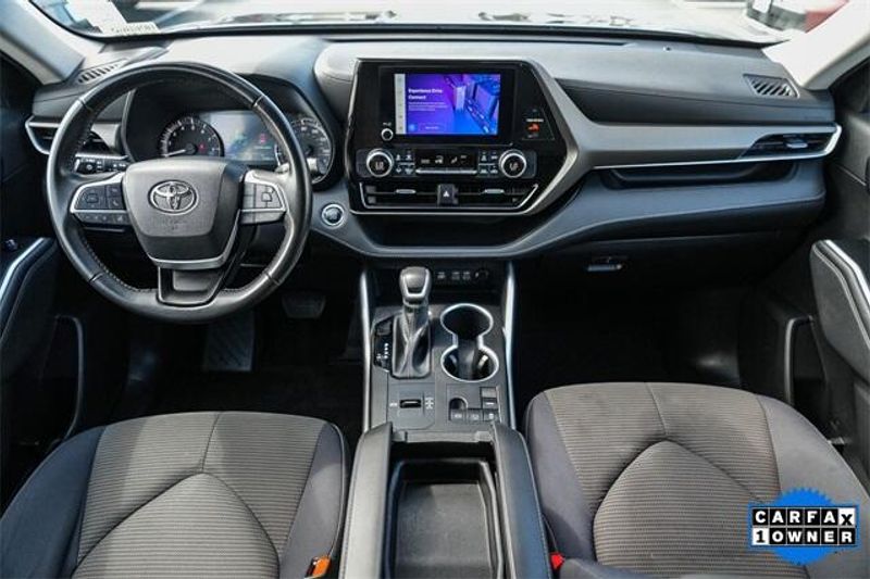 Used 2023 Toyota Highlander LImage 13