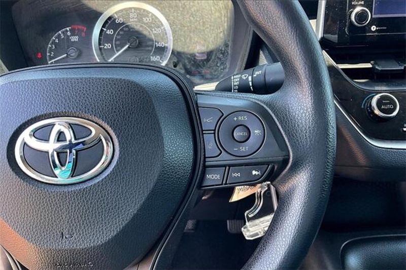Used 2021 Toyota Corolla LEImage 19