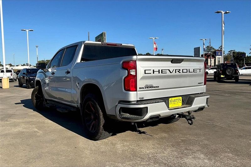 2022 Chevrolet Silverado 1500 RST photo 3