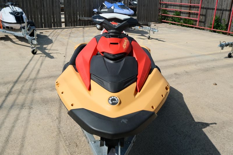 New 2025 SEADOO SPARK FOR 2 SUNRISE ORANGE AND DRAGON RED Image 8