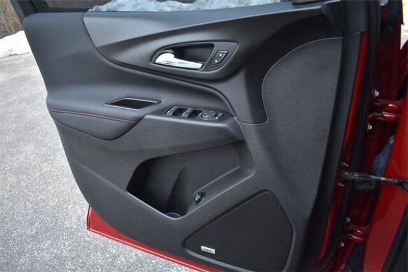 Used 2022 Chevrolet Equinox RSImage 34