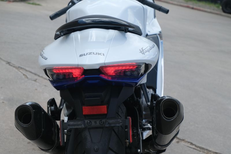 2023 Suzuki HAYABUSA WHITE Image 23