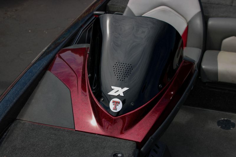 Used 2015 SKEETER ZX225 Image 2