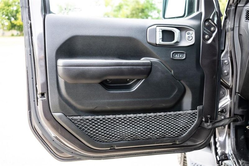 2021 Jeep Wrangler Sport photo 13