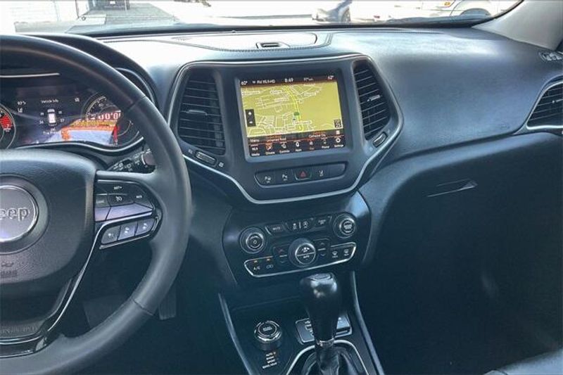 Used 2023 Jeep Cherokee AltitudeImage 5