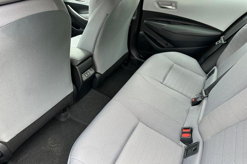 New 2025 Toyota Corolla SEImage 12