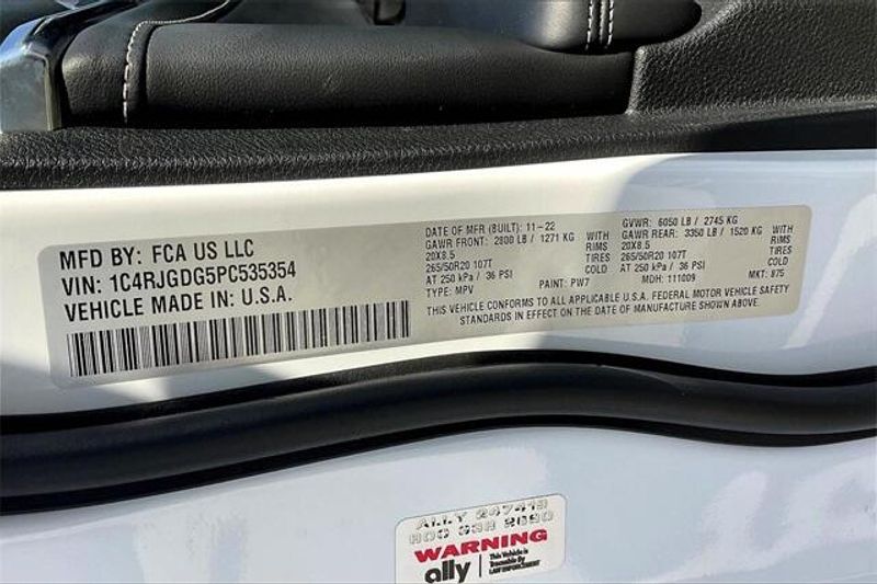 Used 2023 Jeep Grand Cherokee OverlandImage 33