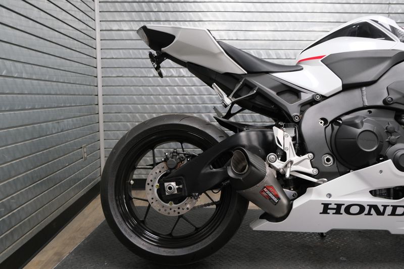 NEW 2026 HONDA CBR1000R Image 15