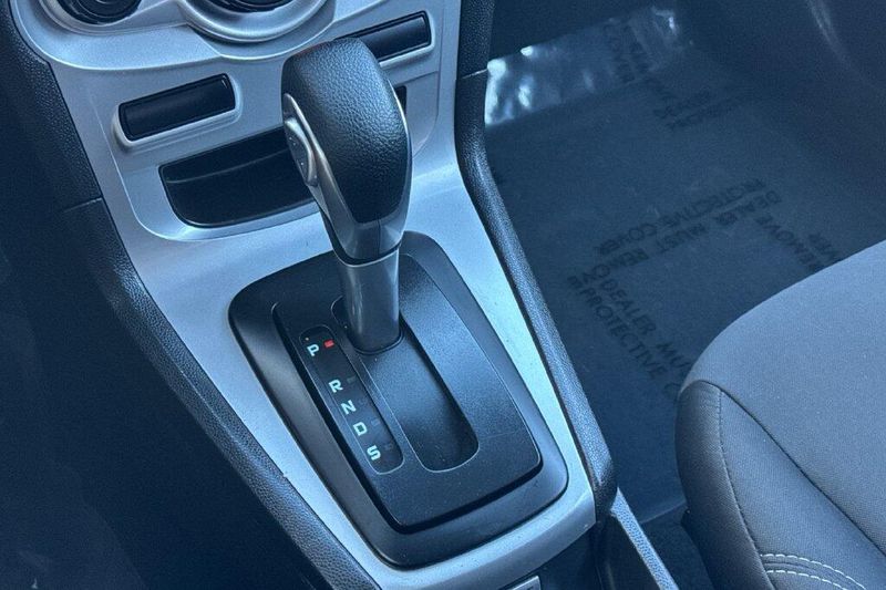 Used 2019 Ford Fiesta SEImage 19
