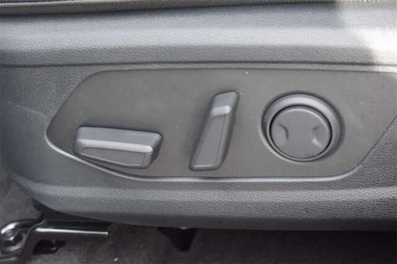New 2025 Kia Sportage Plug-In Hybrid X-LineImage 22