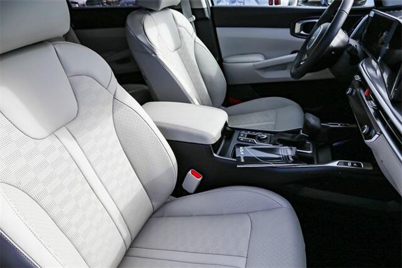 2025 Kia Sorento EXImage 7