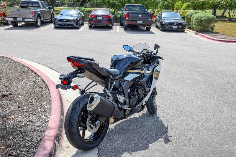 NEW 2026 KAWASAKI NINJA ZX6R ABS Image 2