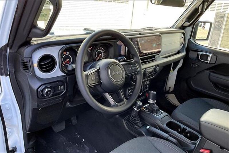 New 2026 Jeep Wrangler 4-door SportImage 6