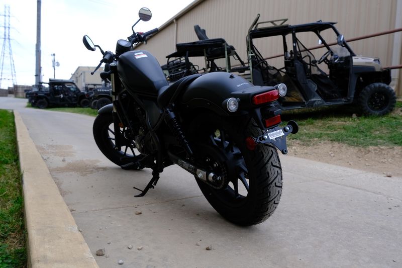 2025 Honda REBEL 300 MATTE BLACK METALLIC Image 7