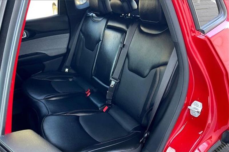 2023 Jeep Compass Latitude LuxImage 25