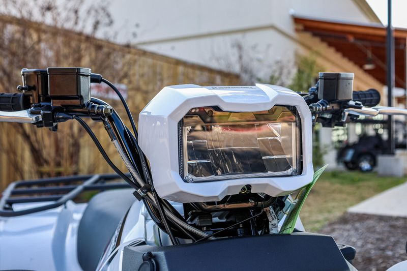 2025 Kawasaki BRUTE FORCE  450 4X4 WHITE Image 15