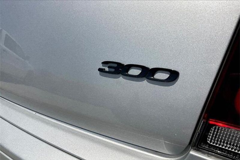 Used 2023 Chrysler 300 TouringImage 7