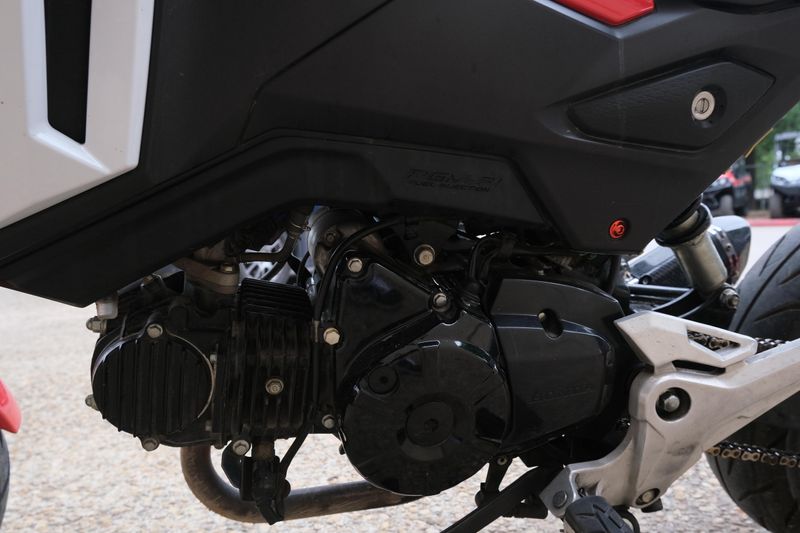 2019 Honda GROM125 RED AND BLACK Image 15