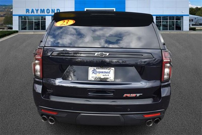 Used 2023 Chevrolet Suburban RSTImage 4