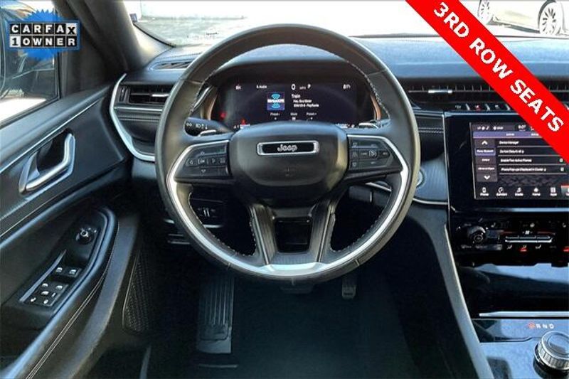 Used 2024 Jeep Grand Cherokee L AltitudeImage 4