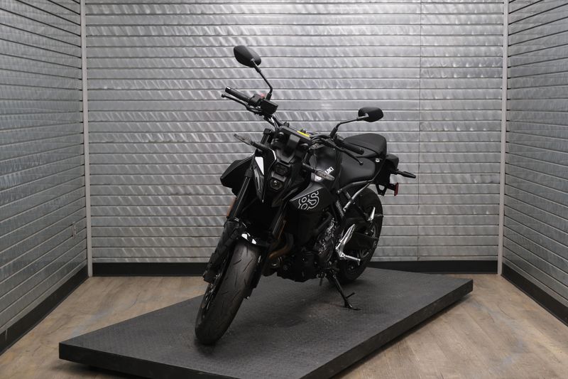 USED 2026 SUZUKI GSX-8S Image 7
