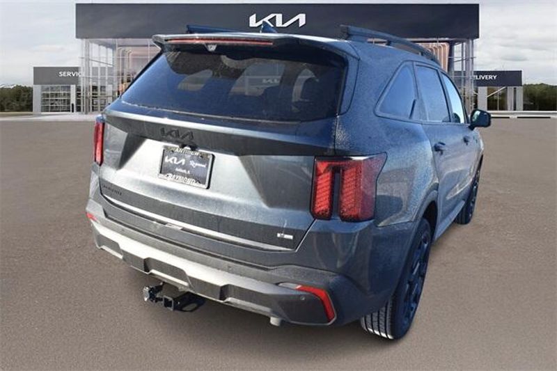 New 2025 Kia Sorento X-Line SX PrestigeImage 3