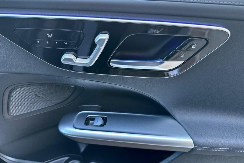 Used 2025 Mercedes-Benz C-Class C 300Image 19