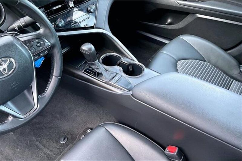 Used 2024 Toyota Camry SEImage 17