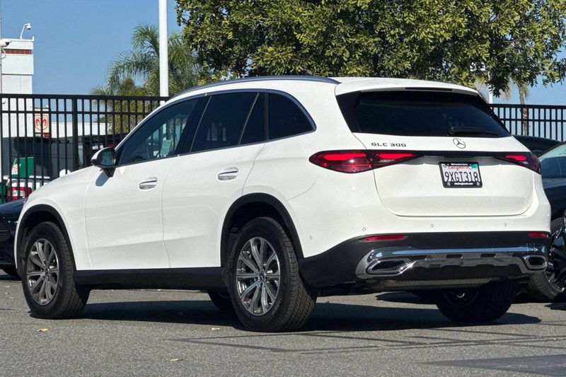 Used 2026 Mercedes-Benz GLC 300Image 6