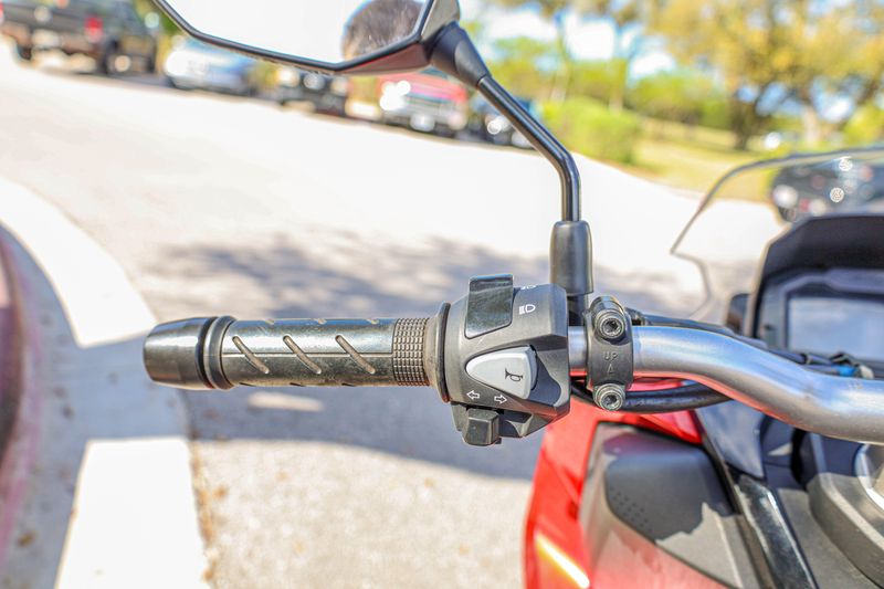 USED 2022 HONDA ADV 150 Image 3
