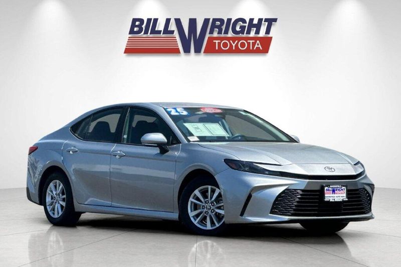 Used 2025 Toyota Camry LEImage 1
